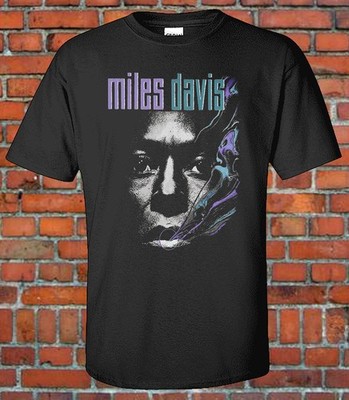 M. Davis - Graphic Tee