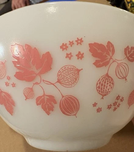 Pink Pyrex Cinderella Mixing Bowl, 1.5 Pints