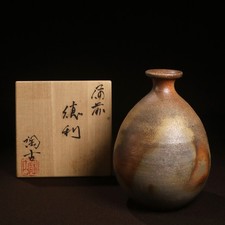 Japanese Bizen Pottery Tokkuri Sake Bottle Signed with Wooden Box