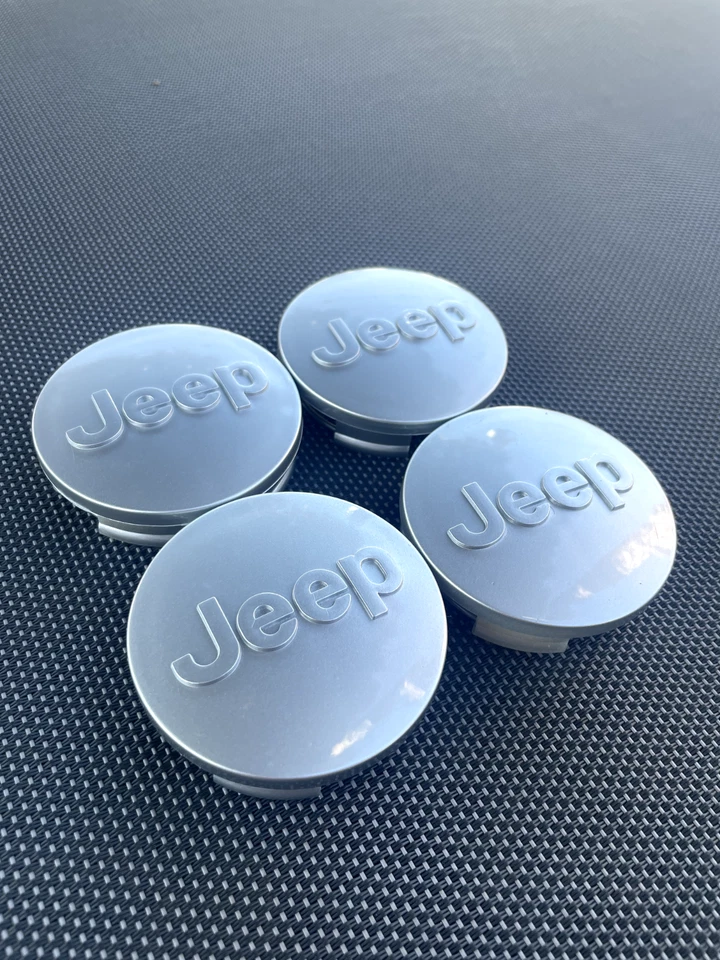 JUEGO DE 4 TAPACUBOS CENTRALES DE RUEDA JEEP PLATEADOS 63 mm GRAND CHEROKEE WRANGLER COMPAS 2.50 Foto 4 de 4