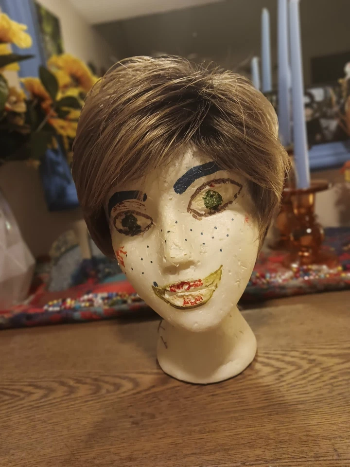 Peluca Shari de Envy in Honey Breeze Foto 4 de 4