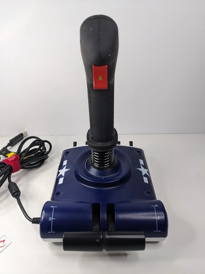 Pacific Aviator AV8R Flight Stick para Xbox 360 Modelo #47328 Mad Catz Accesorio Foto 2 de 4