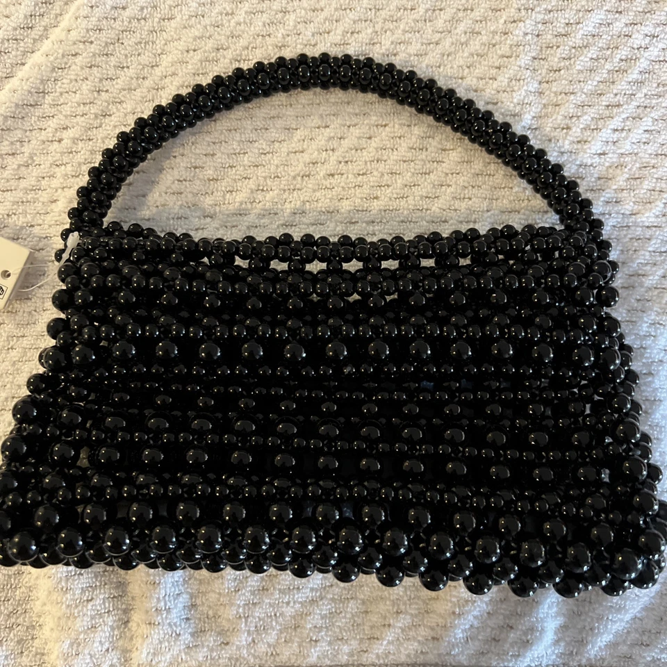 Nuevo bolso de noche AQUA exclusivo de Bloomingdale’s Foto 4 de 4