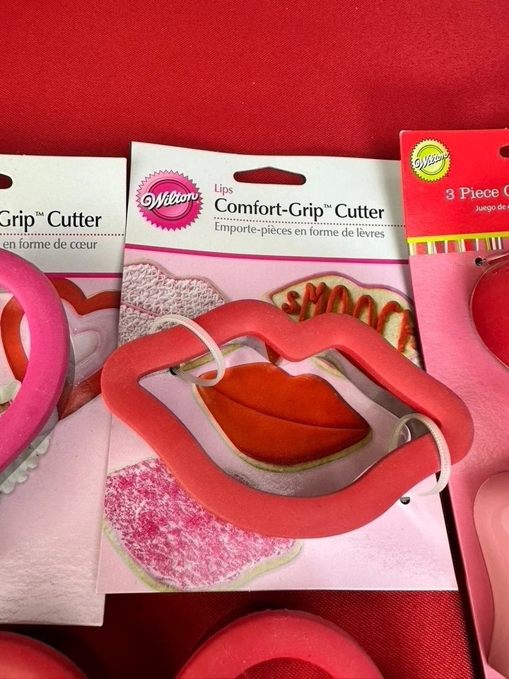 LOTE de 7 cortador de galletas Wilton Comfort Grip San Valentín mezcla forma corazón y labios Foto 4 de 4