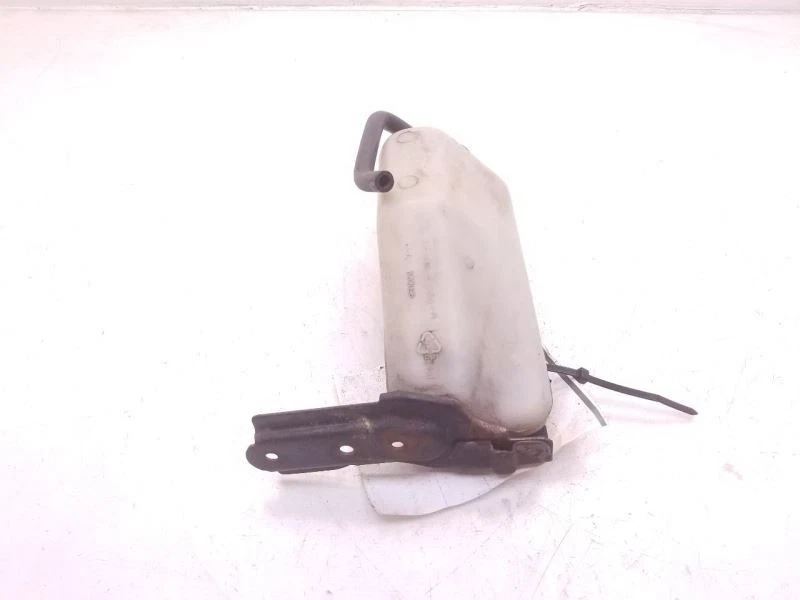 Toyota Corolla DX 1994 1,8 L tracción delantera en depósito de refrigerante del motor  Foto 4 de 4