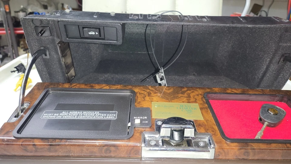 GUANTERA CON LLAVE BAC6350 Jaguar XJ12 Foto 2 de 4