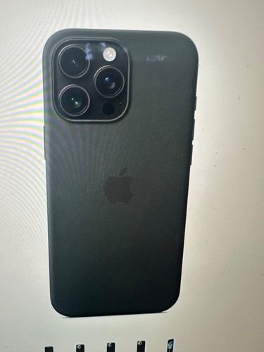 Apple iPhone 16 Pro Max Silicone Case with MagSafe Black MYYTZ32M/A New in Box - Photo 3 sur 3