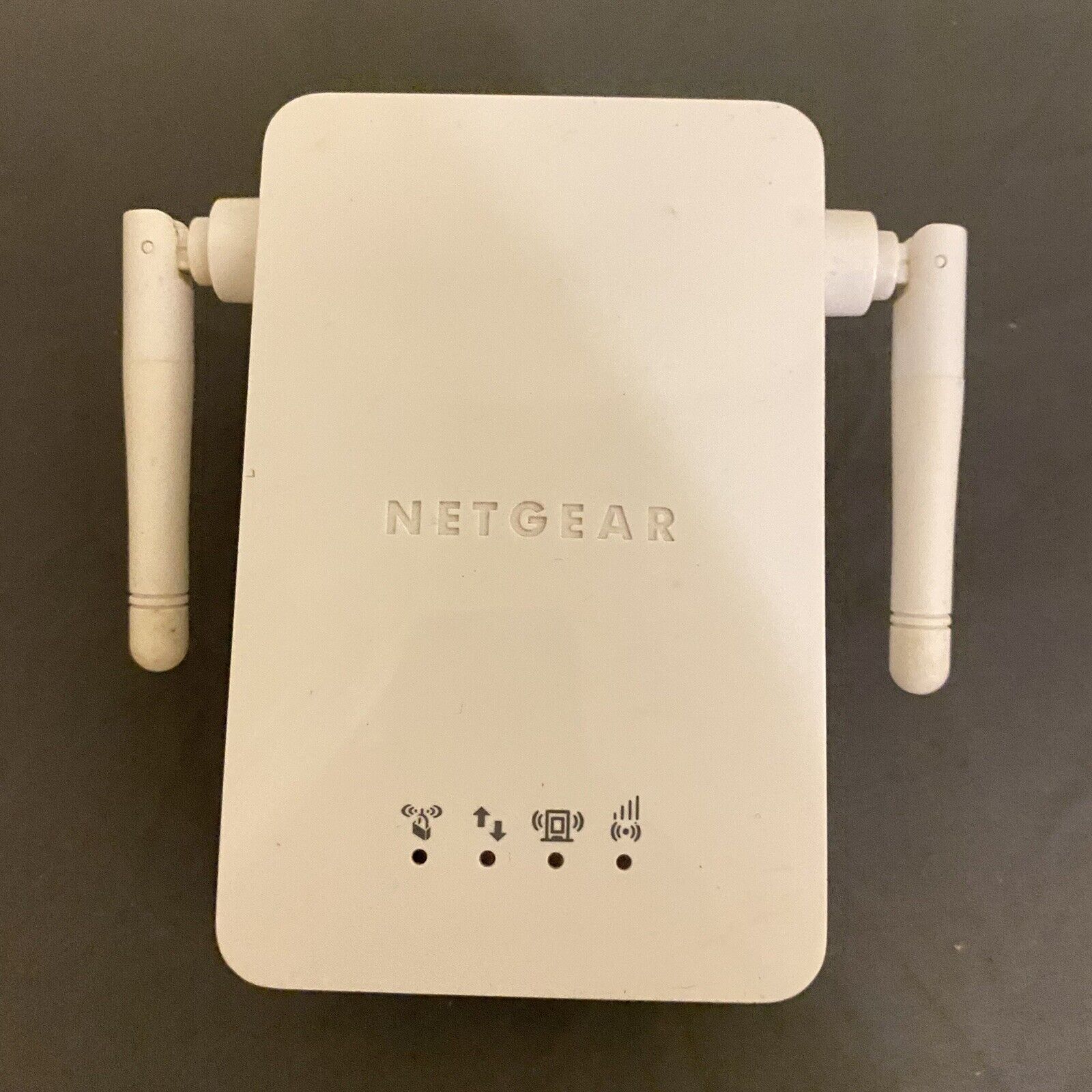 NETGEAR 最新のデザイン Universal Wi-Fi Range 完全送料無料 model Booster WN3000RP Extender