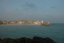 Photo 6x4 The Light, the harbour & the old town in winter St Ives/SW5140 c2007