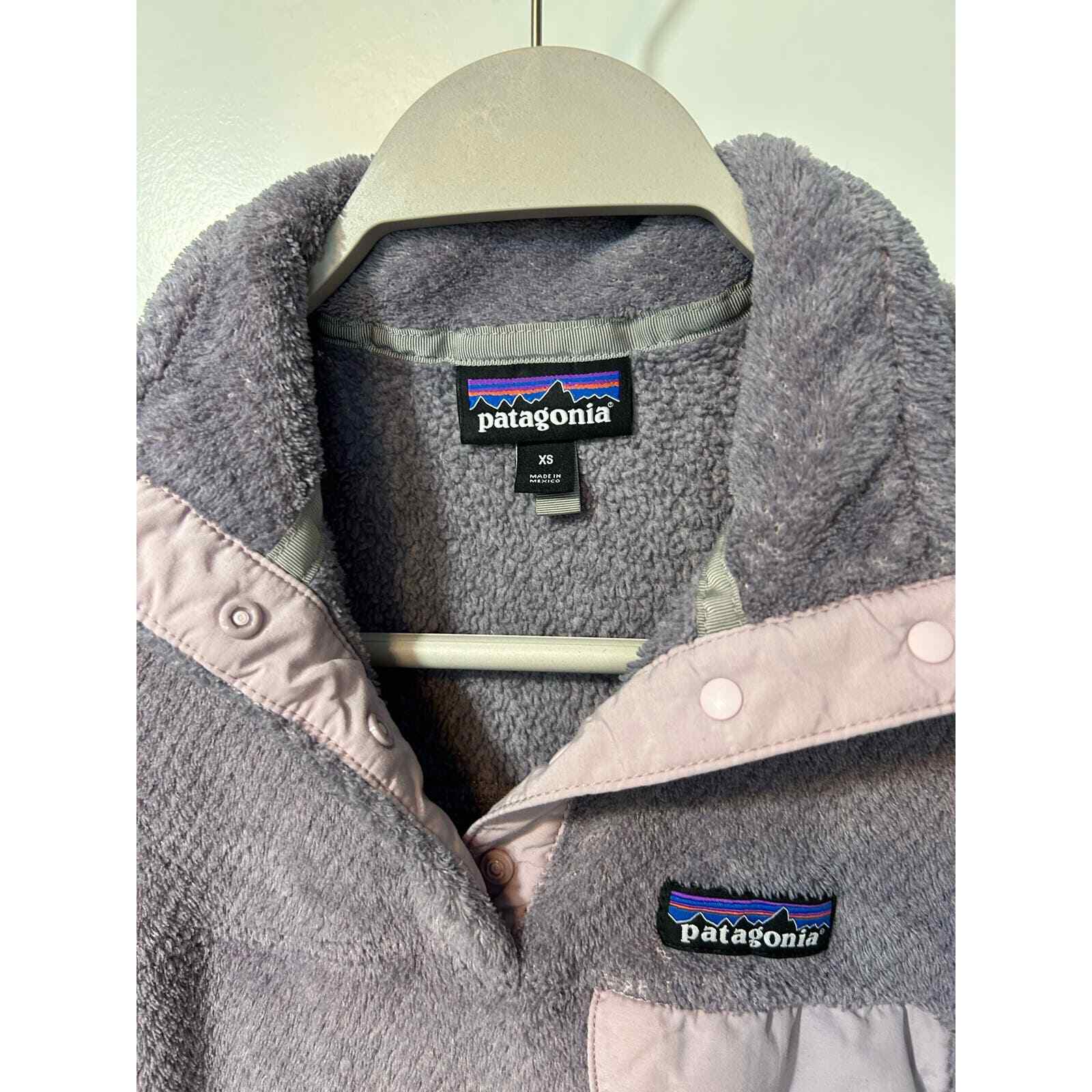 Patagonia Women's 1/4 Snap Fleece Sweatshirt Long Sleeve Pockets Purple Size XS thumbnail 4