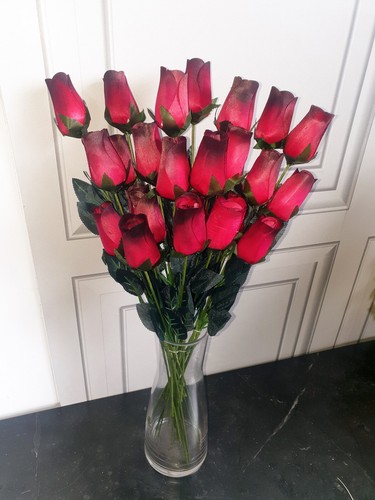 6 rose in legno con foglie -rosso scuro con punta nera -bocciolo più grande - stelo lungo 44 cm - Foto 7 di 9