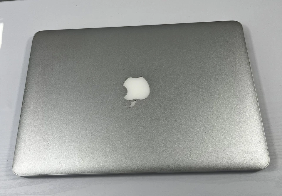 Apple MacBook Pro 13" 2015 · i5 · 16GB · 512GB, photo 2 of 5