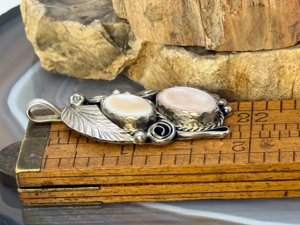 Colgante Justin Morris Navajo de plata esterlina madreperla en flor--NLB25,24 Foto 4 de 4