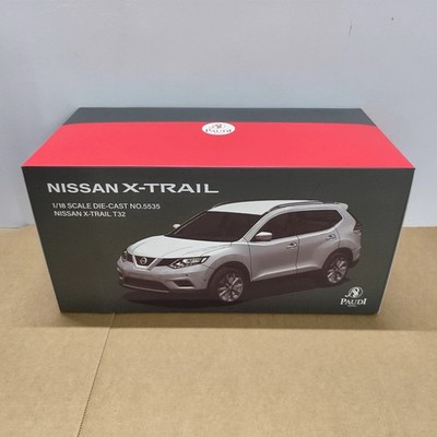 1/18 Nissan X-TRAIL 2018 ホワイト SUV s-l400.jpg
