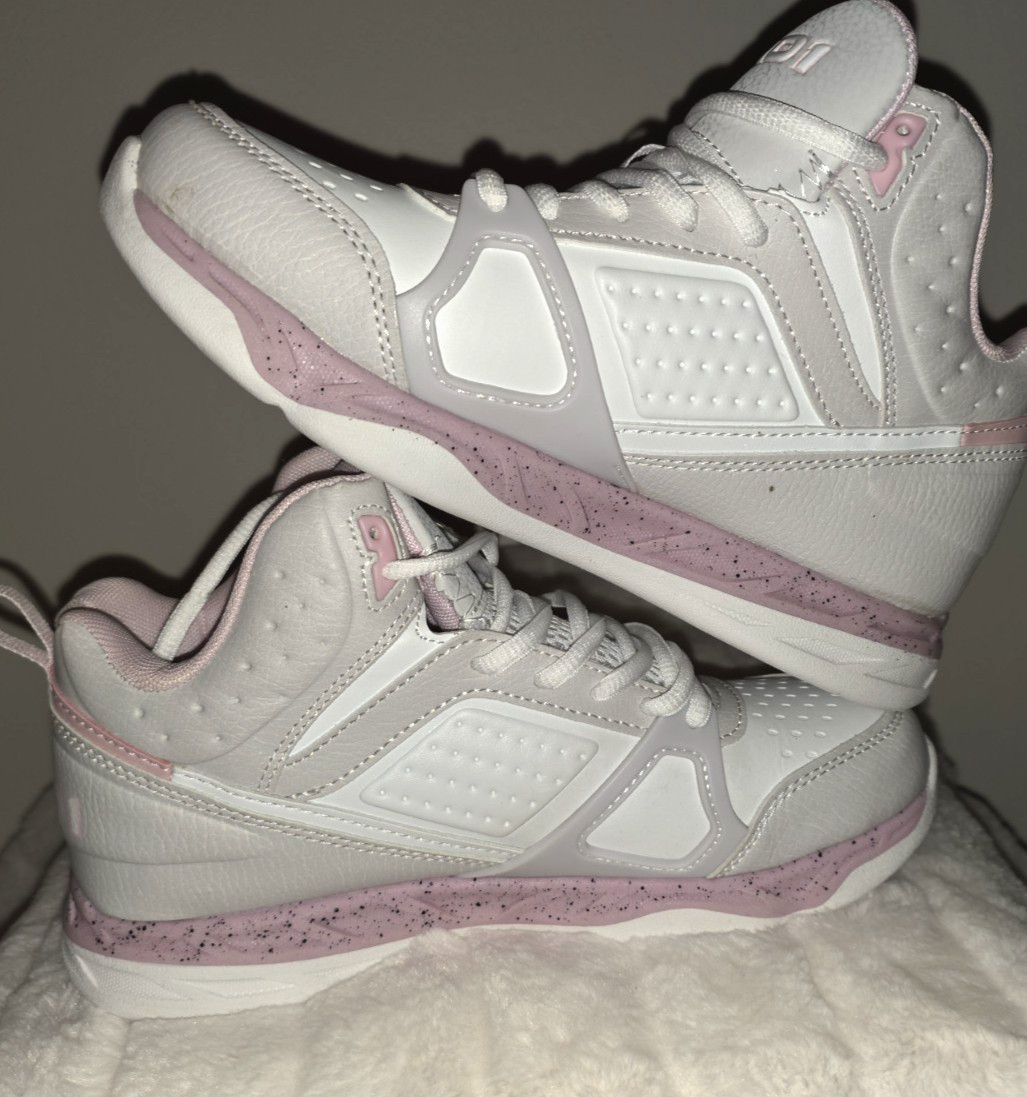 Size 5 White And Pink New With Box