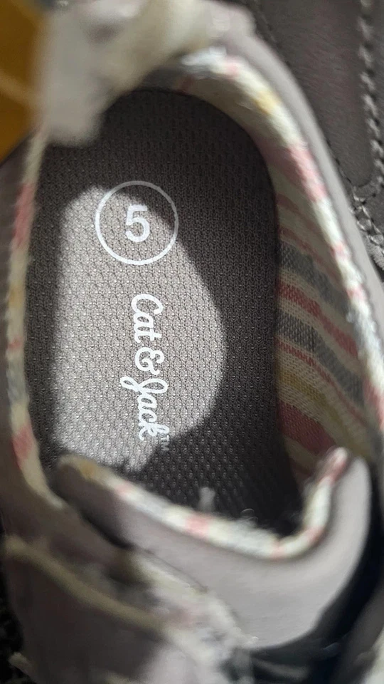 Nuevo con etiquetas Zapatos de vestir grises Cat & Jack para niños pequeños talla 5 estilo Oxford sin cordones elegantes Foto 4 de 4