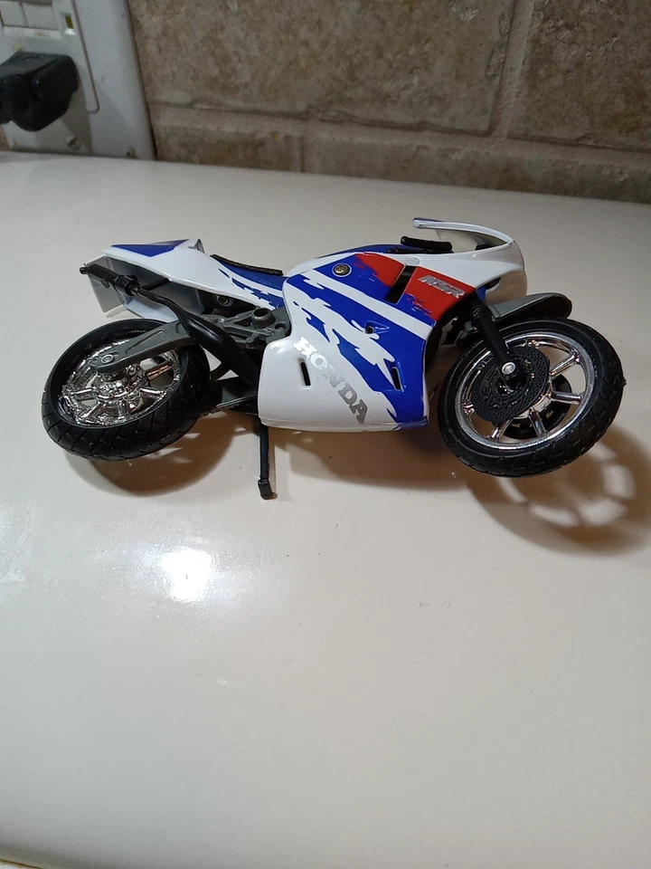 Motormax Super Bikes Blue Honda NSR 1/18 Scale Motorcycle 1:18 - Image 4 of 4