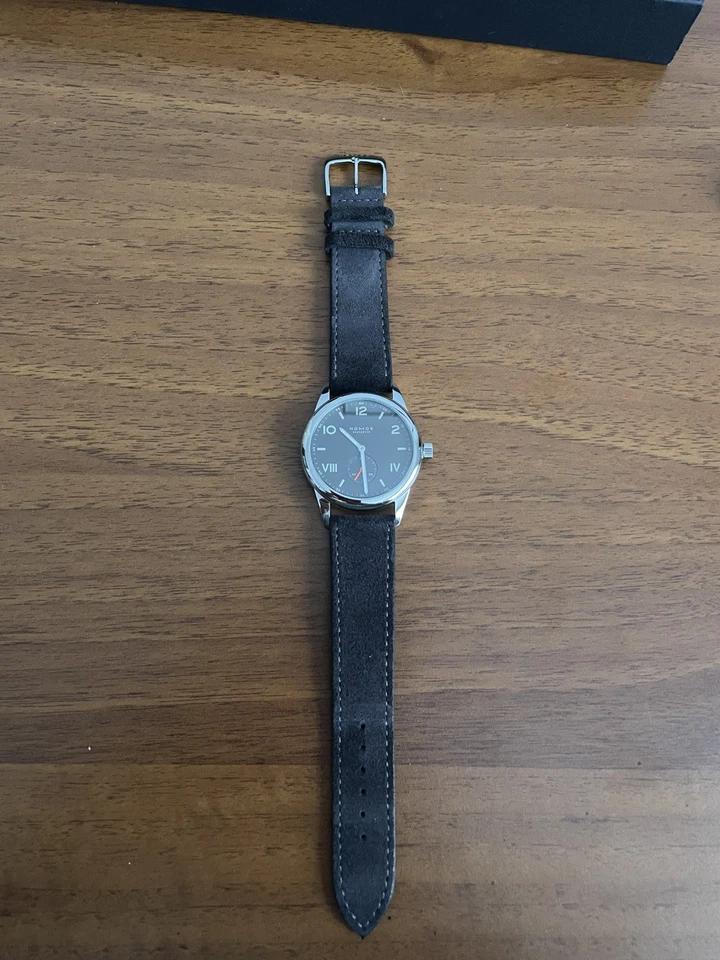 NOMOS Club 38 Noche 736 Foto 4 de 4