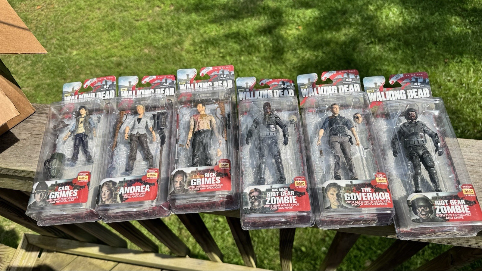 The Walking Dead Series 4 McFARLANE Action Figures COMPLETE SET W/extras