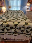 Vintage Handmade Patchwork Quilt Sunflower's LG. 90"-82" Hand Quilted Beautiful — photo 1