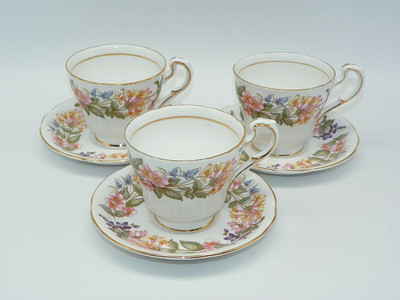 3 Kaffeetassen D 7,7 cm, H 6,3 cm + Untertassen von Paragon Country Lane