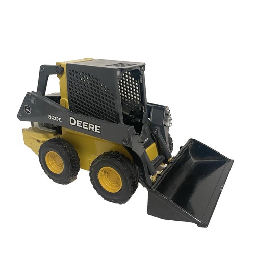 ERTL 1/16 John Deere 7520 4WD 50th Anniversary Tractor Precision