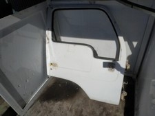 Porte avant et accessoires Nissan CABSTAR