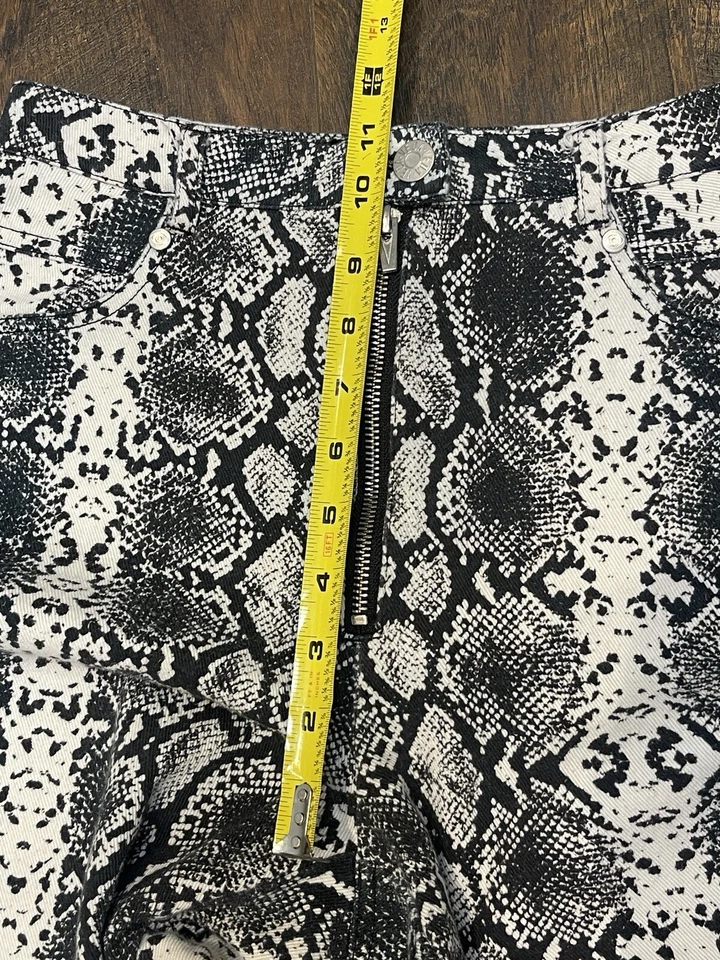 VEDA Snake Print Bootcut Pants in Black / White Sz 4 - Imagem 4 de 4