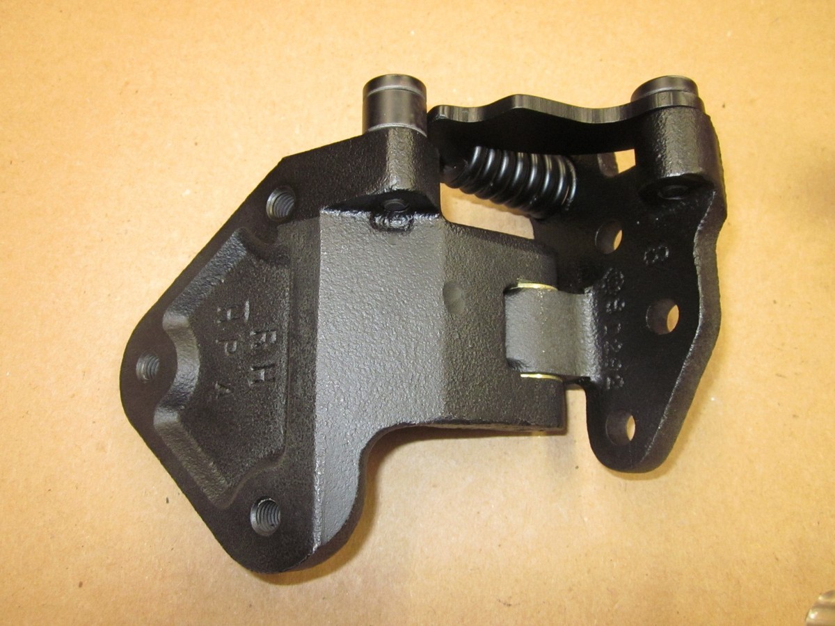 DATSUN 240Z, 260Z, 280Z, 280ZX LOWER DOOR HINGE OVERHAUL DATSUN 240Z, 260Z, 280Z, 280ZX LOWER DOOR HINGE OVERHAUL