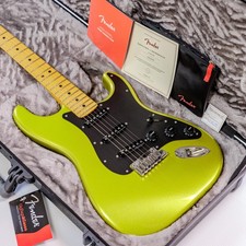 Fender American Ultra II Stratocaster with Maple Fretboard 2024 - Present - Sola