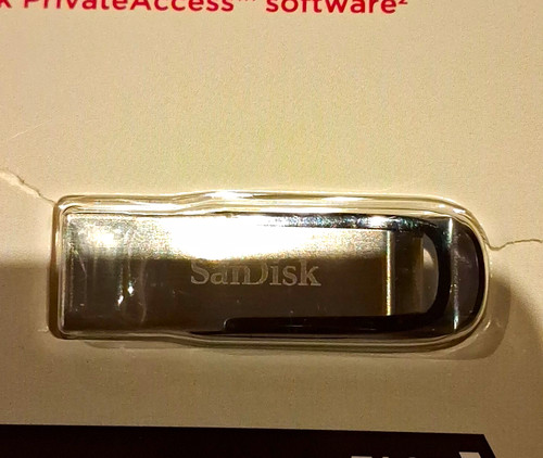 SanDisk Ultra Flair 128GB USB 3.0 Flash Drive 150MB/s Silver Password