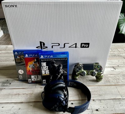 Sony PlayStation 4 Pro Star Wars Battlefront II Limited Edition Bundle 1TB