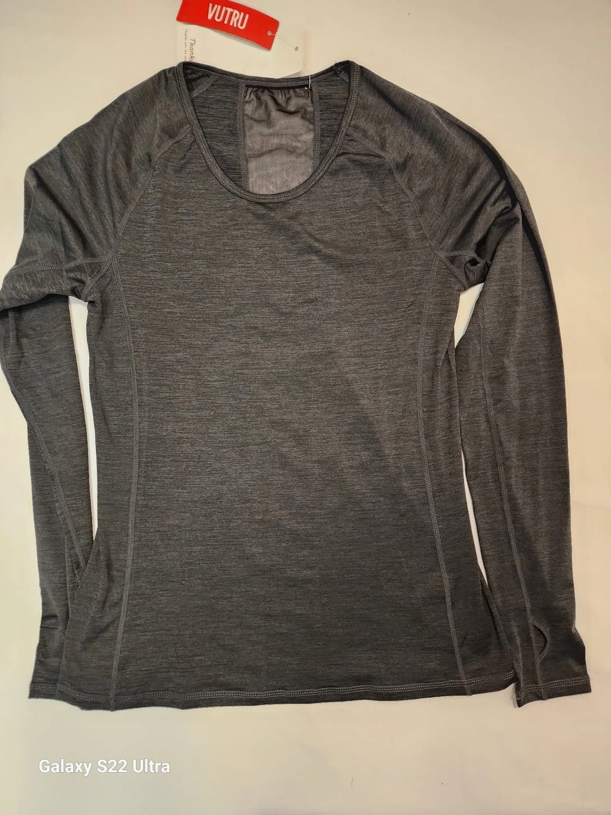 Vutru Women's Long-Sleeve Thumbhole Workout Shirt Heather Grey Size S NWT