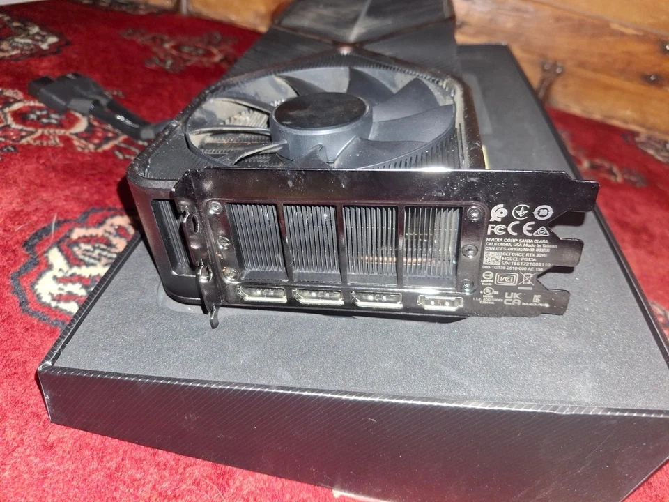 Gráficos NVIDIA GEFORCE RTX 3090 USADOS, NVIDIA Founders Edition envío rápido Foto 2 de 3