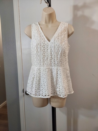 Ann Taylor Beautiful Adorable Lined White Eyelet Skirted Top, NEW, Size 0 - Picture 2 of 18