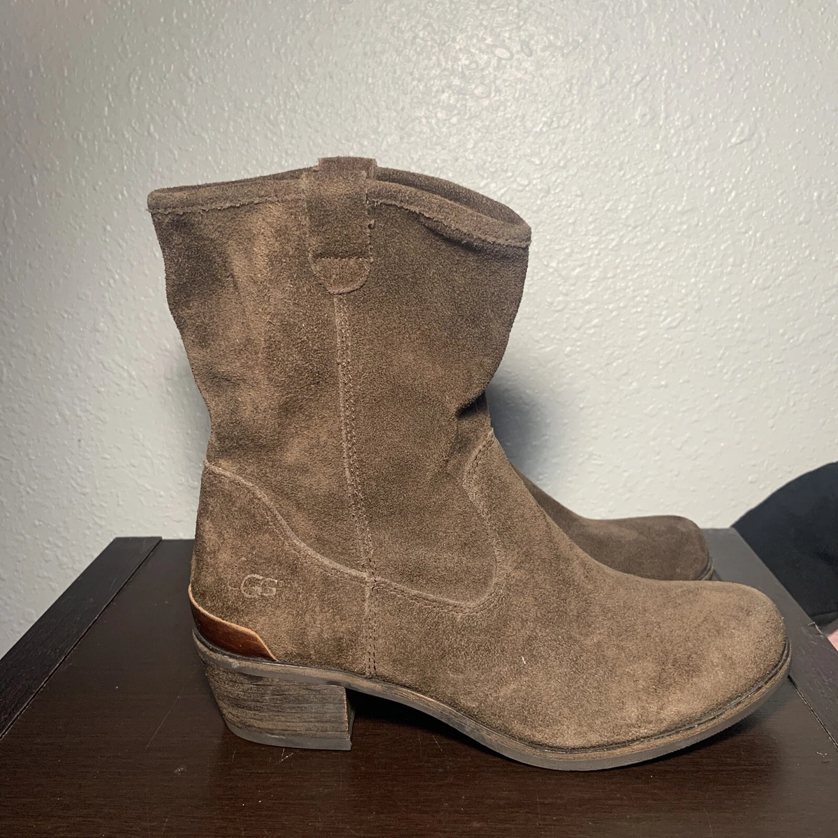 Cowboy ugg store boots
