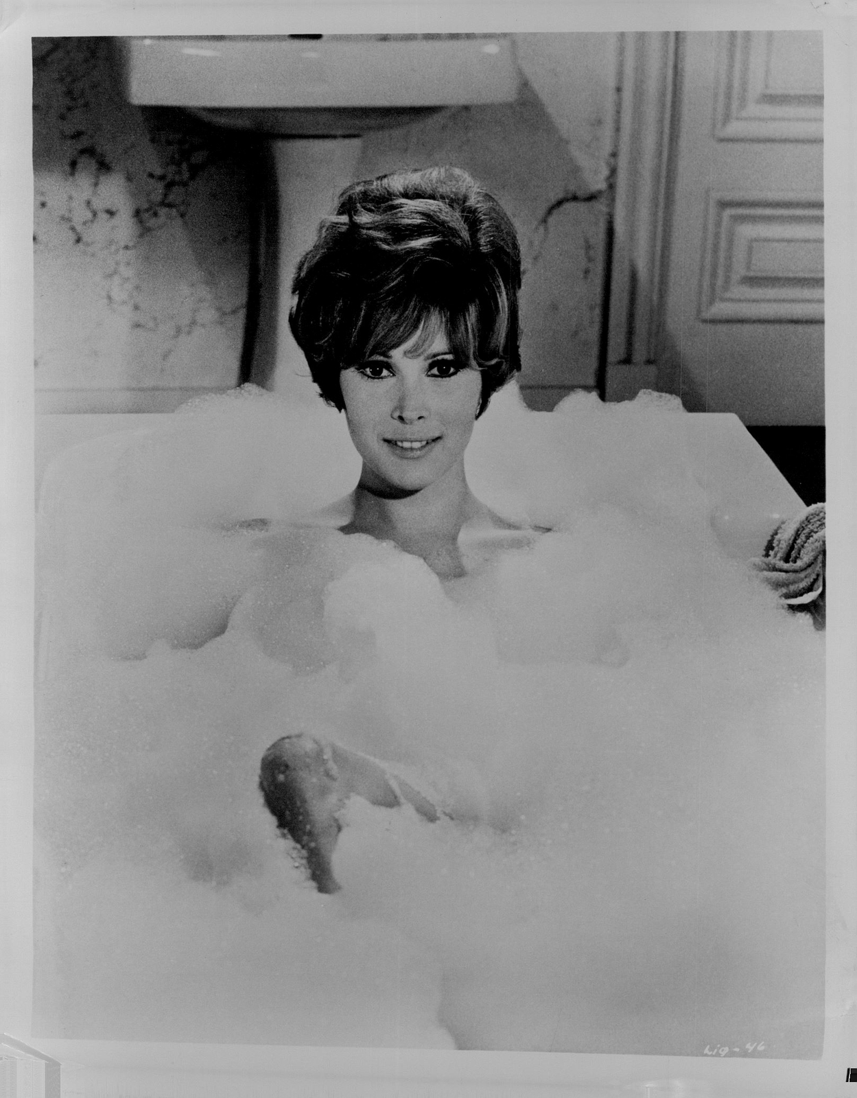 1966 Jill St John Sexy Actress Bubble Bath Press Photo eBay
