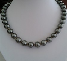 Schmuck Halskette Perlenkette böhmische Perlen in oliv Seidenglanz   46 cm