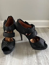 Poetic Licence Mistletoe Kisses high heels 9.5M Black Rhinestone Bow Platform