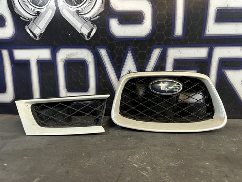 2006-2007 SUBARU IMPREZA WRX STI FRONT GRILLE TRIM SET - WHITE - OEM - 2PCS