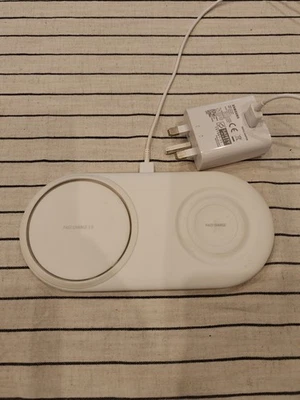 Samsung Wireless Charger Duo Pad (EP-P5200) - Image 1 of 4