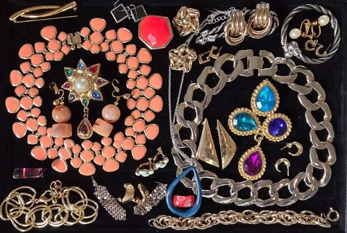 Vintage Estate Costume Jewelry Gold & Jewel Tone Designer Lot Some Signed EUC