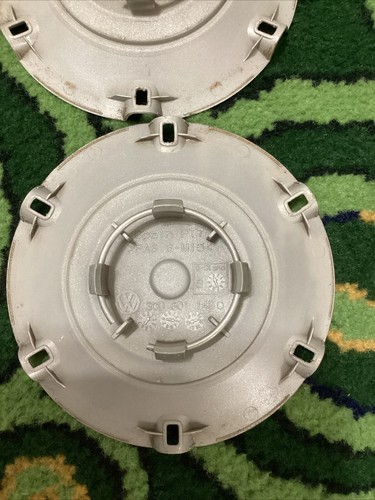 2007-2009 Volkswagen EOS Center Cap wheel 3C06011490 Used OEM 4pcs - Picture 8 of 10