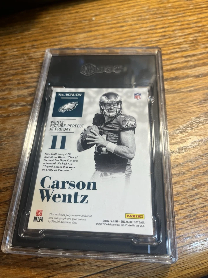 POP *1* Carson Wentz RPA Sgc 8.5 Auto 10. /25. Parche de gorra de novato Foto 2 de 4