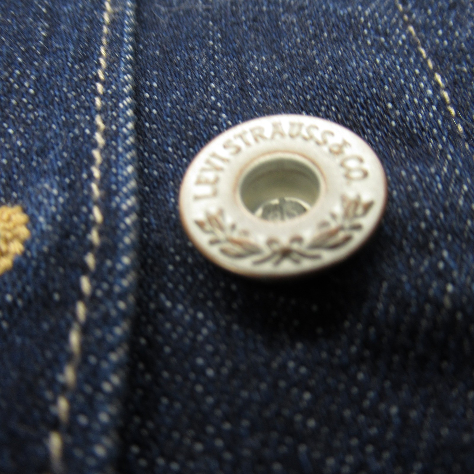 Levis Denim Jacket Womens Medium Blue Fuzzy Sherpa Lined Trucker Button Front thumbnail 8