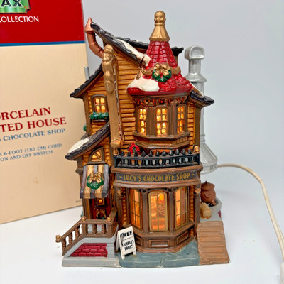 Lemax Lucy's Chocolate Shop with Box and Light 2004 Caddington Village