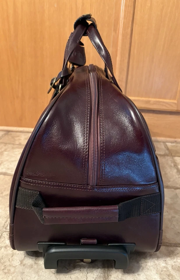 Rowallan of Scotland Large Hand Made Leather Brown Travel Bag 2-Wheels w/Key Tag - Image 3 of 4