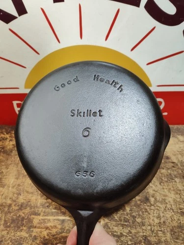 "Fully Restored" Wagner Cast Iron Skillet 8" Good Health Seasoned Flat