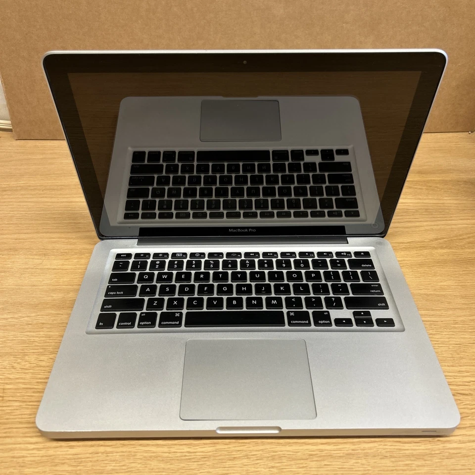 Apple Macbook Pro 13 inch Laptop-(A1278,2010) Core 2 Duo 2.4 Parts or repair - Image 3 of 4