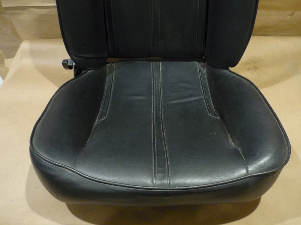 Ferrari 308 GTB/GTS EE. UU. - Asiento de pasajero derecho negro Foto 2 de 4